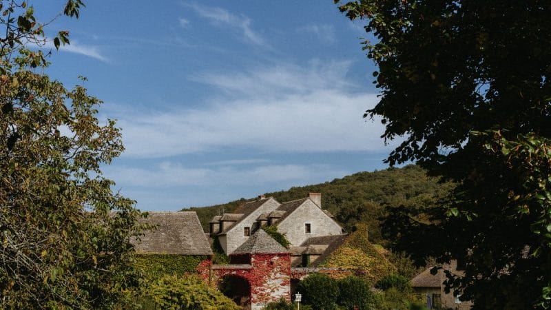 Vue large d´un lieu de mariage en Bourgogne